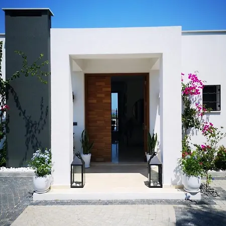 Near Yalikavak Palmamarina فيلة